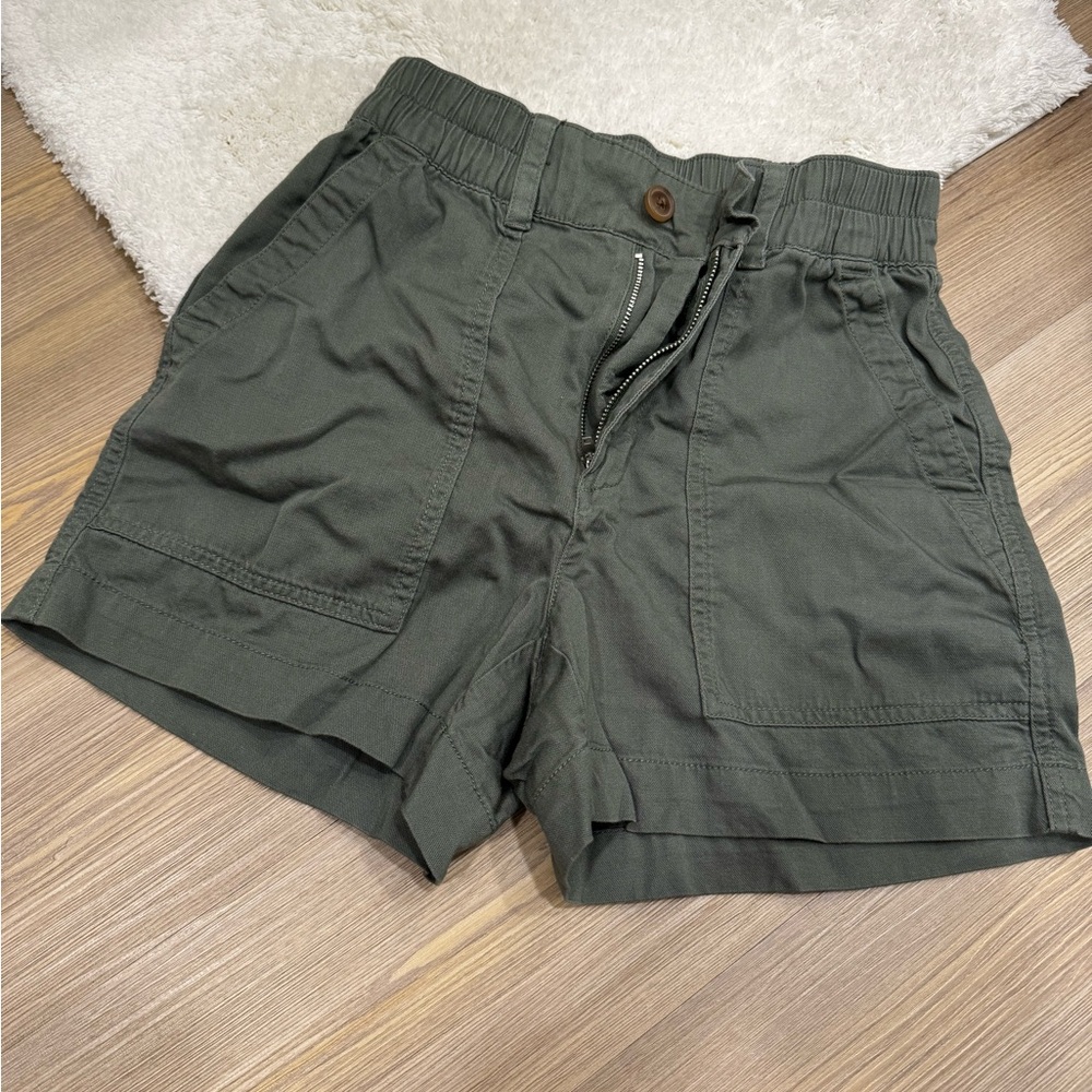 Gap shorts